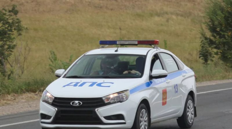 Трое полицейских погибли в ДТП, залетев под фуру на трассе в Омской области