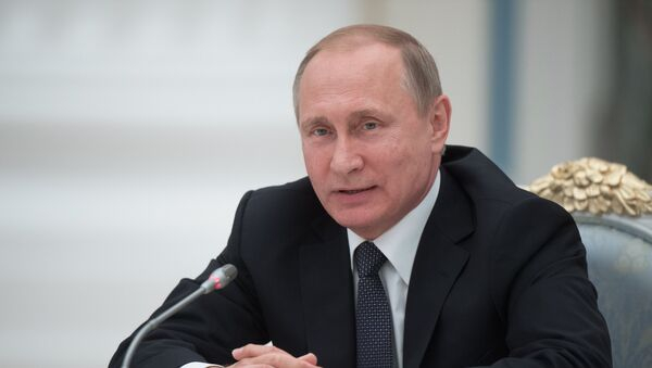 Путин лично вручил президенту Туркменистана орден Дружбы