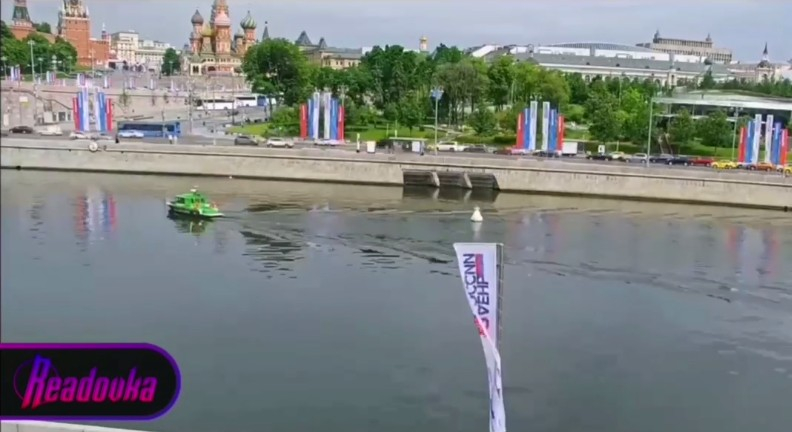 Спасатели вытащили из Москвы-реки тонущую женщину