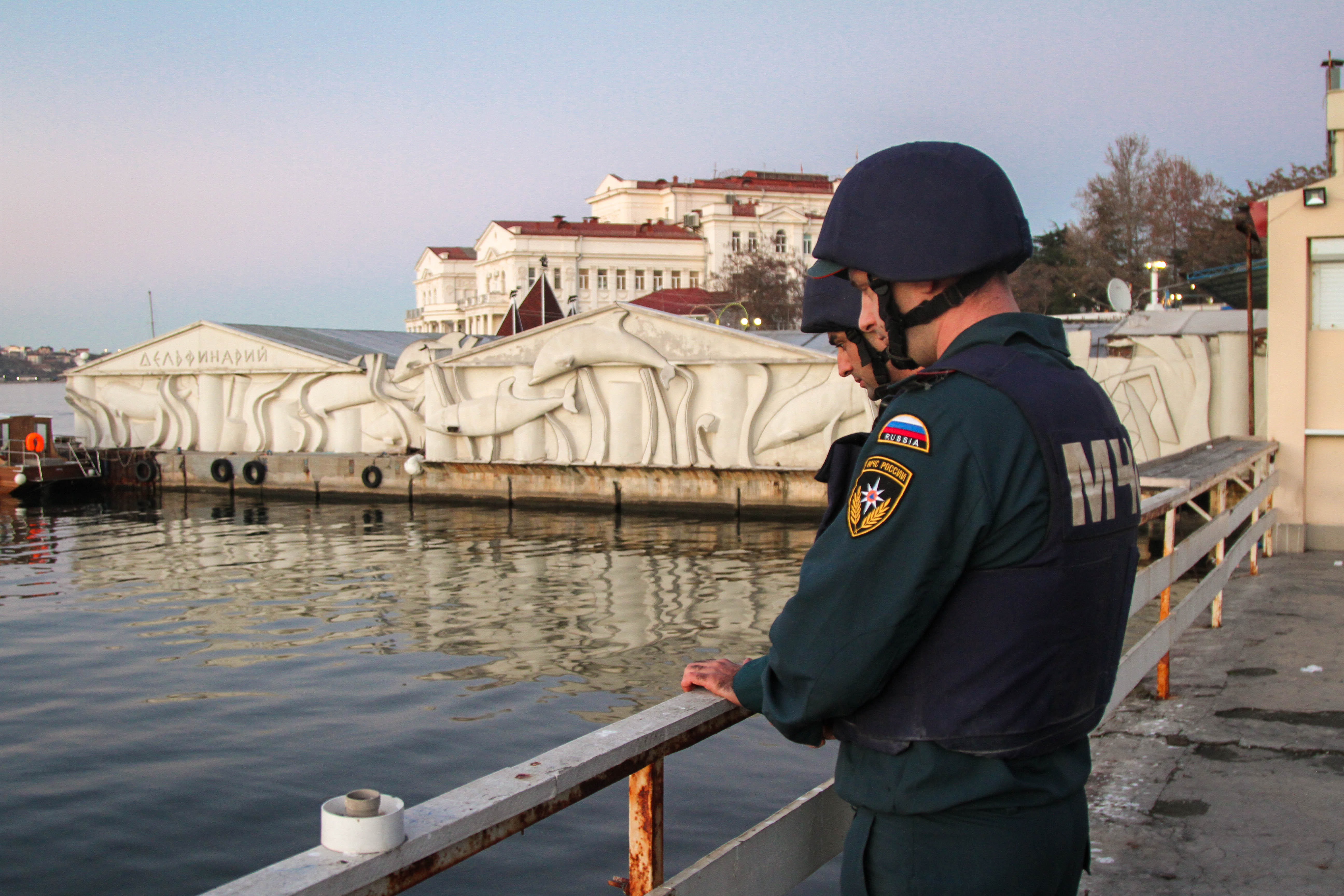 Спасатели МЧС подняли со дна Черного моря почти 700 боеприпасов времен ВОВ