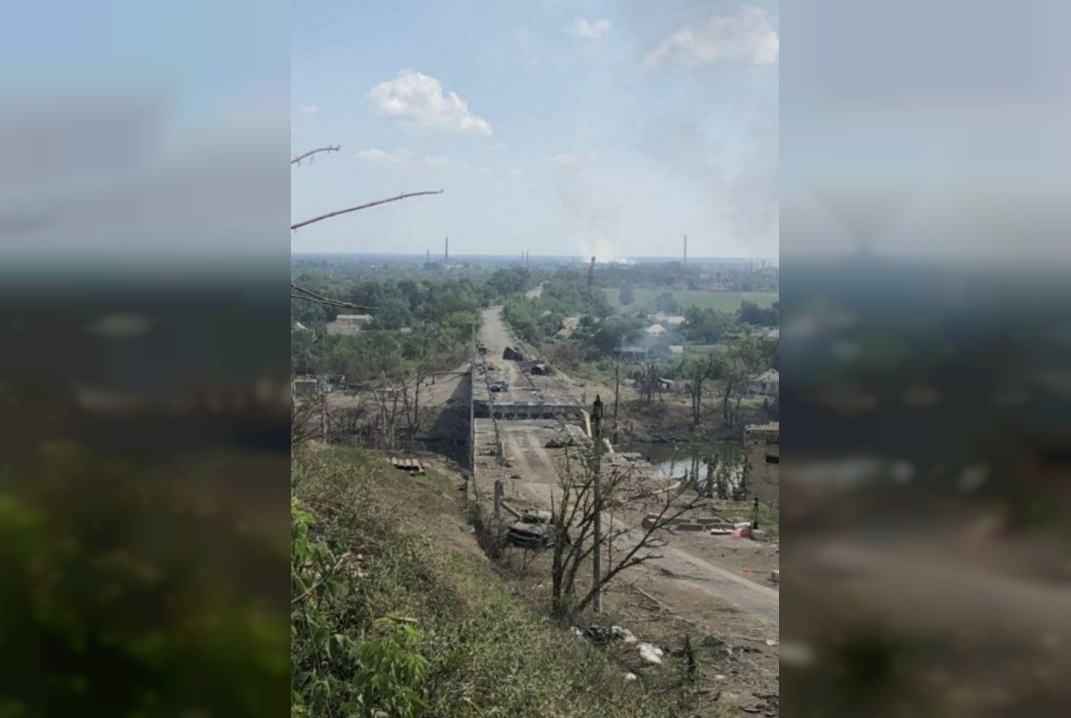 Последний мост между Северодонецком и Лисичанском уничтожен