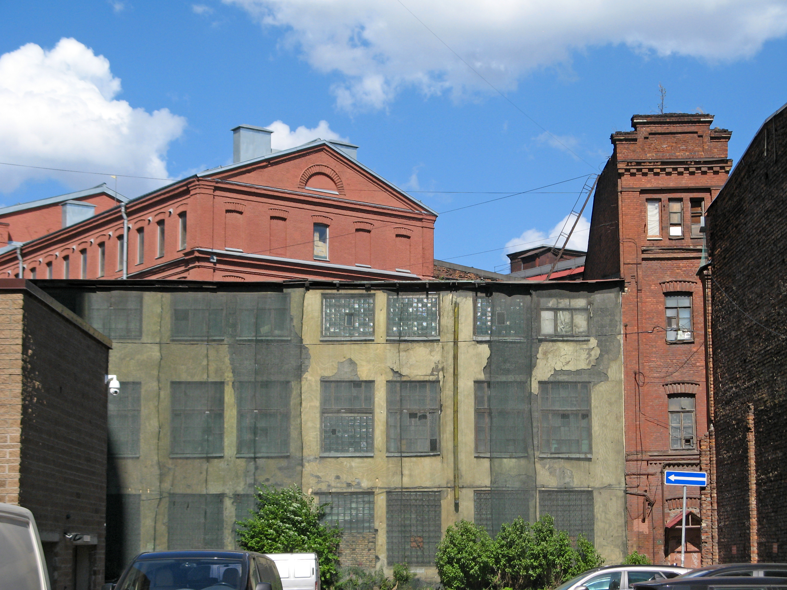 В Санкт-Петербурге загорелся завод «Красный треугольник»