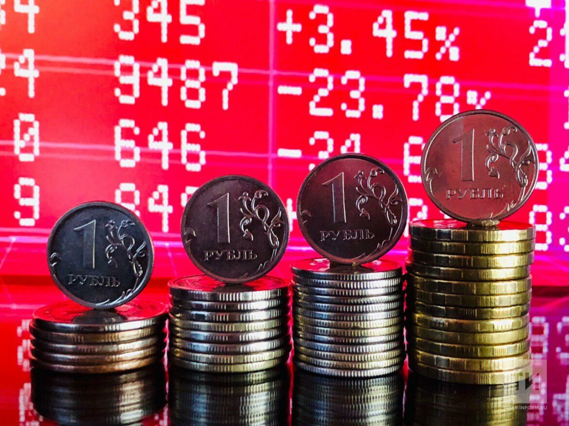 Курс доллара опустился ниже 56 рублей, евро менее 59 рублей