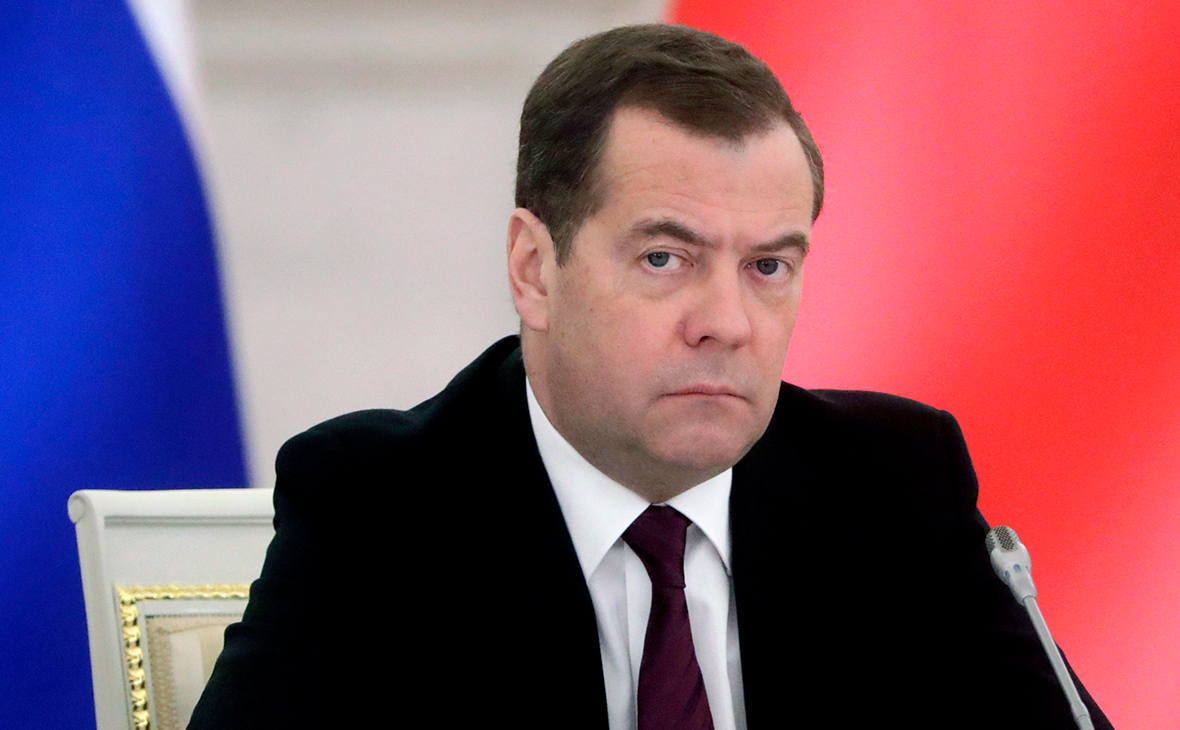 Медведев усомнился в существовании Украины через два года