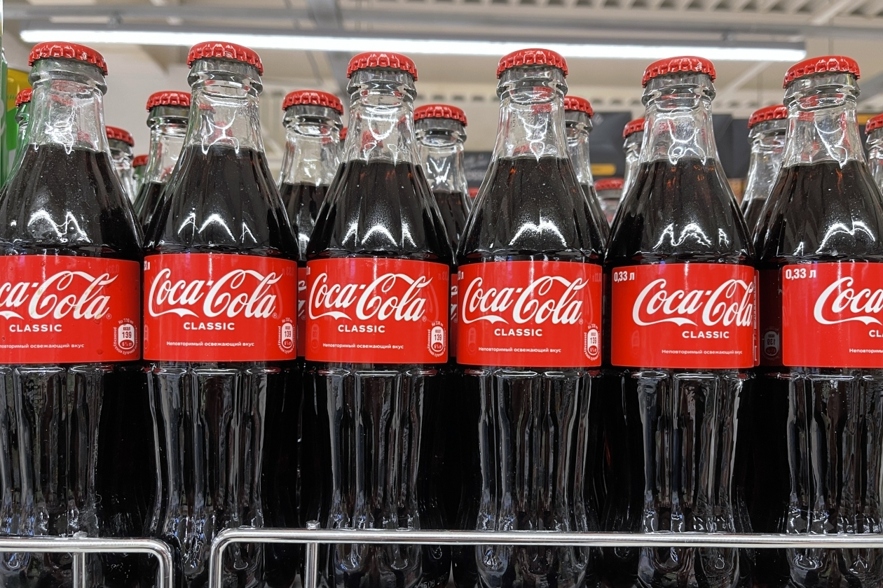 Coca-Cola Hellenic объявила, что прекращает производство и продажи Coca-Cola в РФ