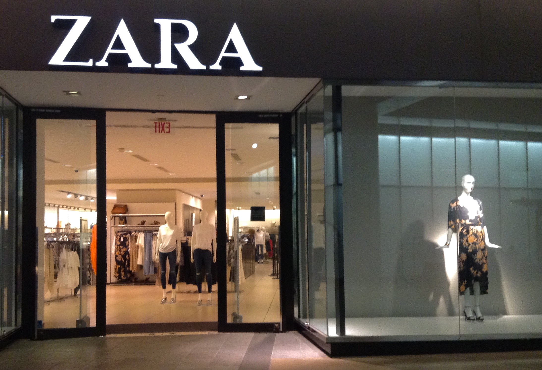 Inditex (Zara, Massimo Dutti) не заявлял об окончательном уходе