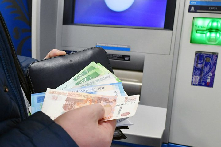 Во время выступления на ПМЭФ 2022 президент России затронул проблемы социального блока