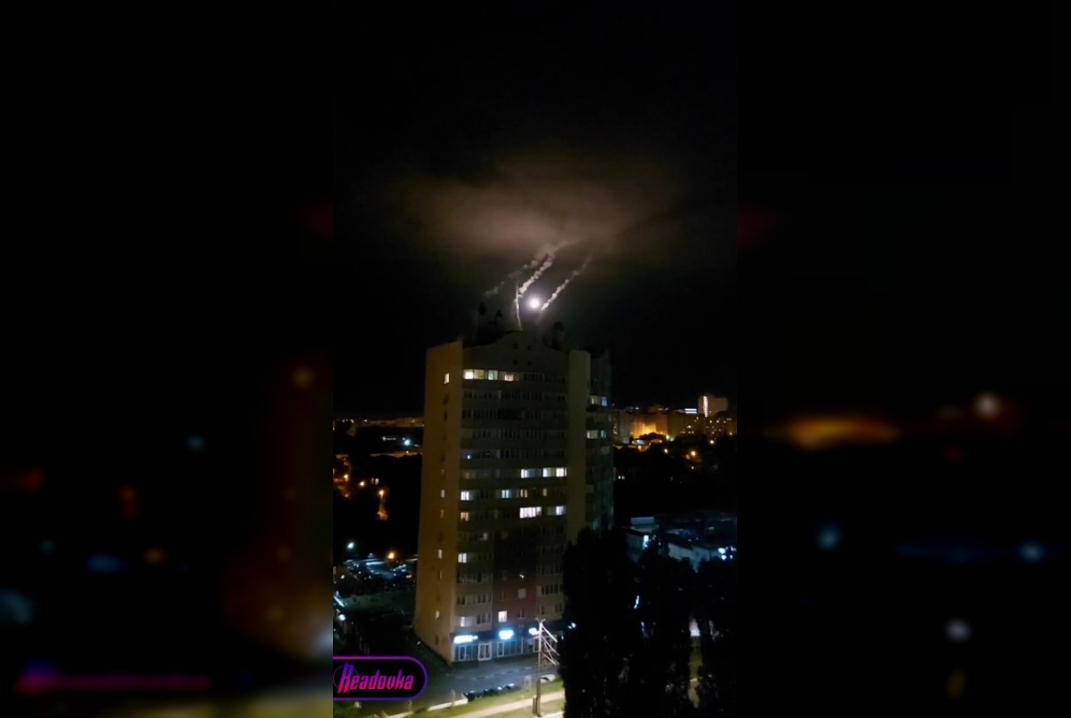 В небе над Белгородом сейчас ярко