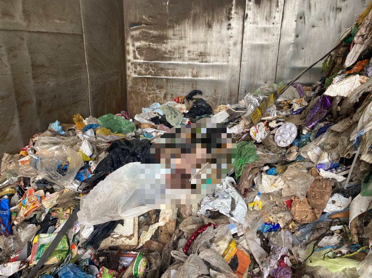 В Москве мусорном контейнере нашли тело младенца