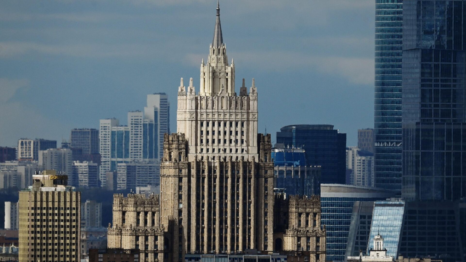 Послу ЕС Эдереру заявлен протест из-за санкций на грузовой транзит в Калининград