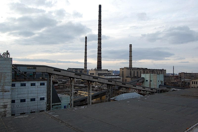 В промзоне предприятия «Азот» Северодонецка остается еще около тысячи боевиков