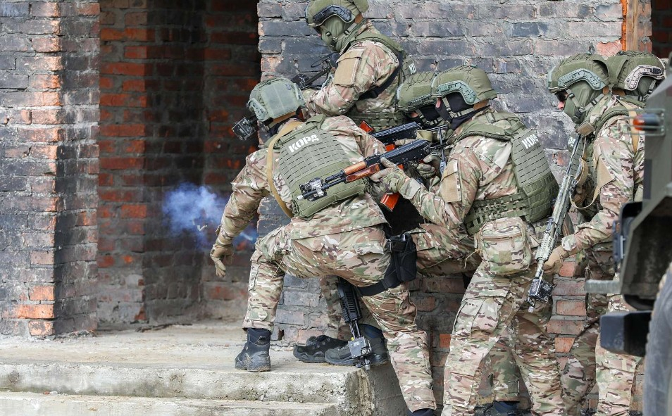 Украинские военные планируют покинуть Лисичанск вместе с мирными в гражданской одежде