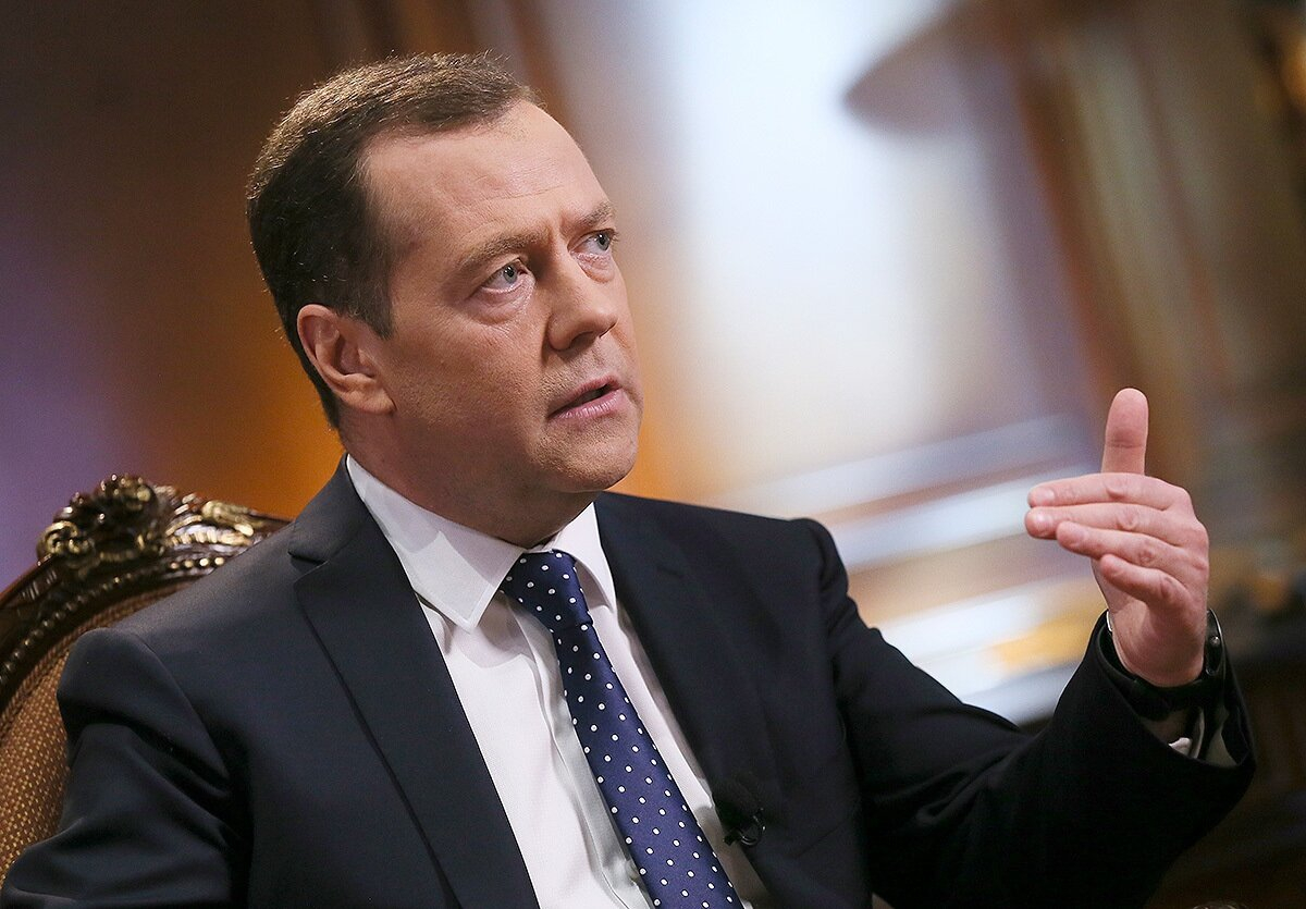 Медведев жестко отреагировал на слова латвийского политика про то, что Запад может забрать Калининград