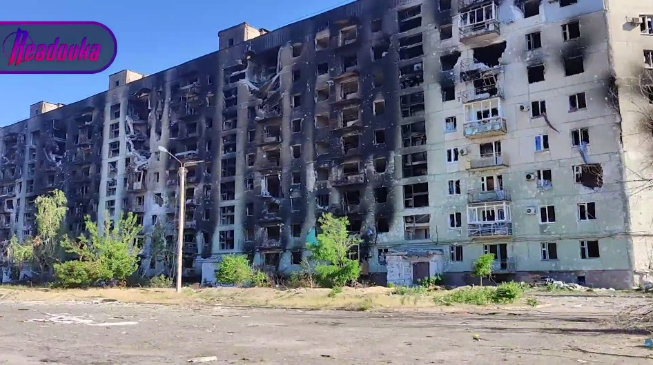 Жители Северодонецка рассказали, как выживали под обстрелами ВСУ