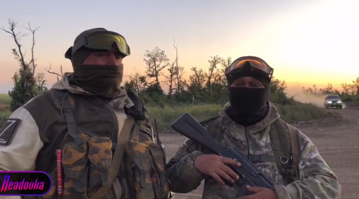 Военные НМ ЛНР поздравили мирных жителей с взятием Лисичанска