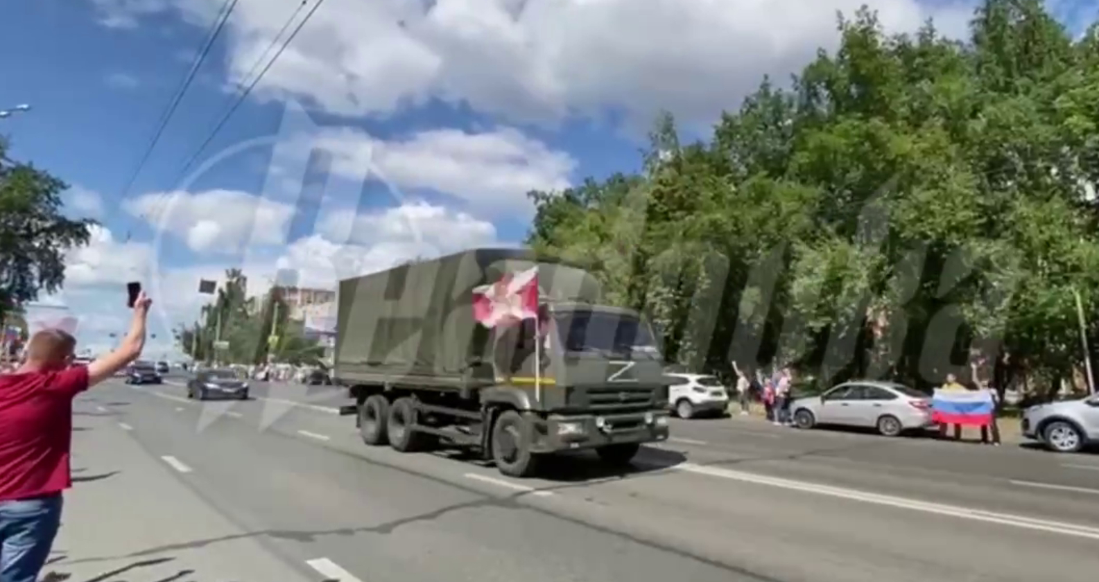 Росгвардейцев из Удмуртии, вернувшихся со спецоперации на Украине, встретили дома