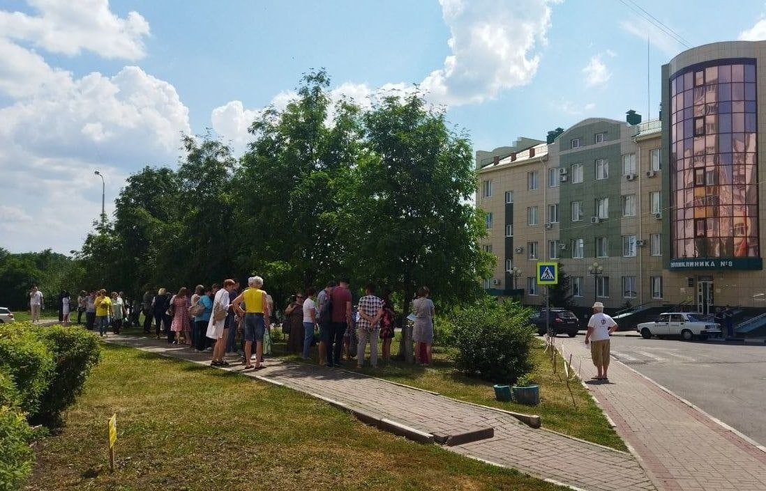 Все поликлиники в Белгороде массово эвакуируют