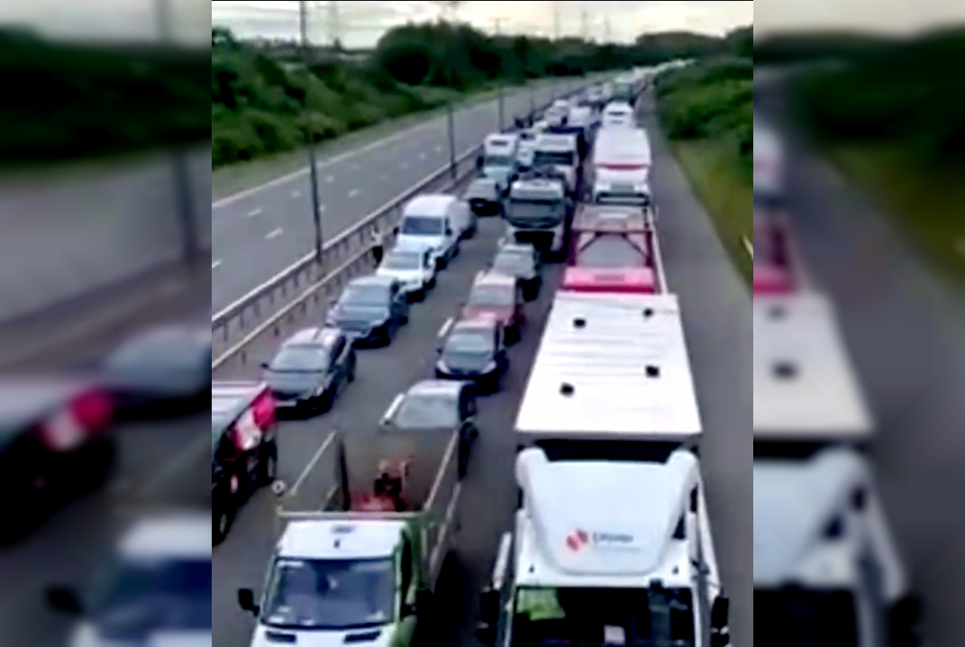 Британские водители протестуют против завышенных цен на топливо