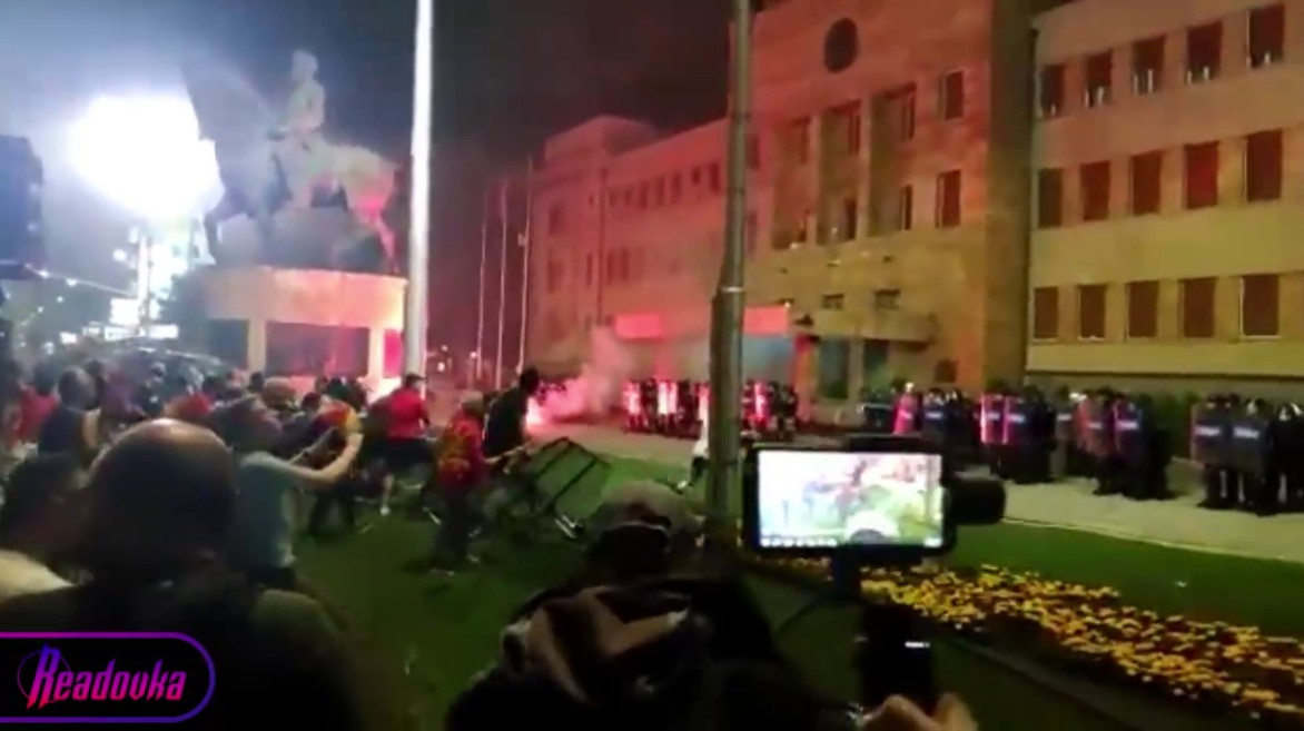 Северную Македонию потрясла волна протестов