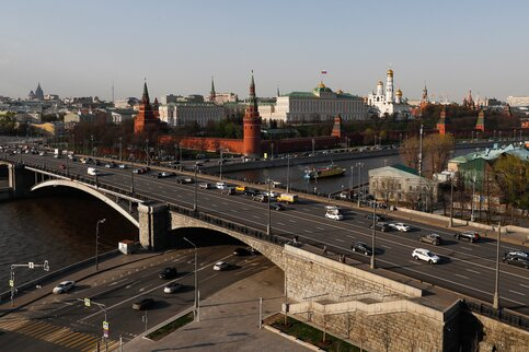 Два человека погибли в результате пьяного ДТП на Большом Каменном мосту в центре Москвы