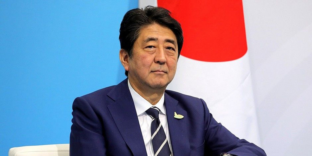 Телевидение Греции: Синдзо Абэ убил знаменитый гейм-дизайнер Хидэо Кодзима