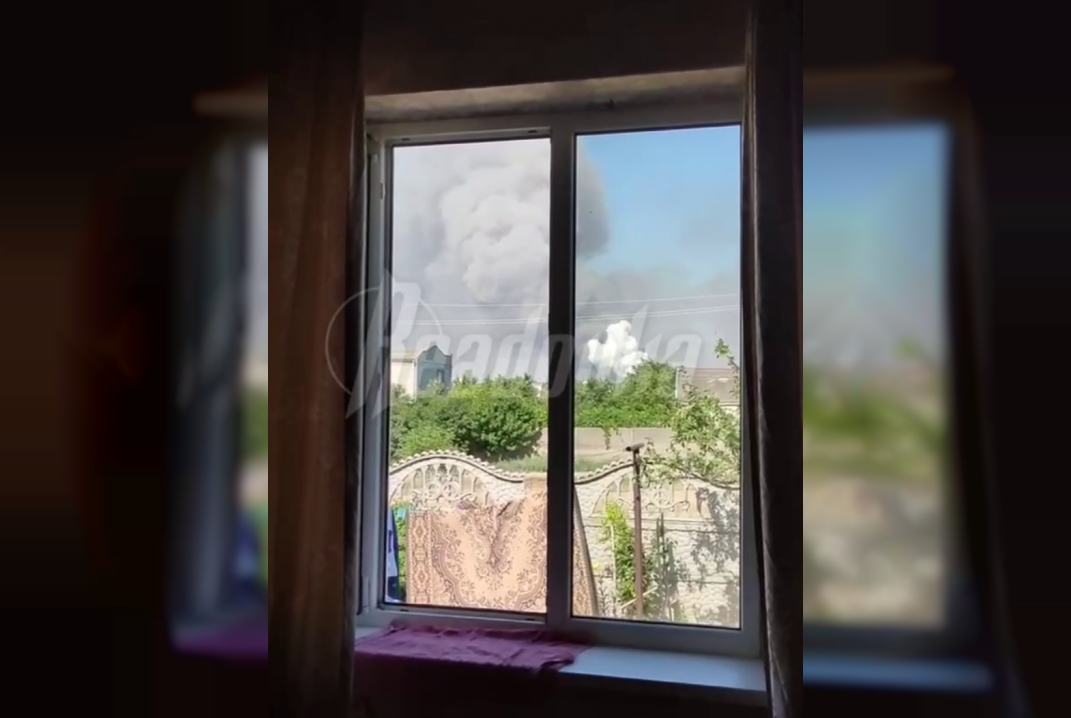 Над Чернобаевкой в Херсонской области поднимается столб густого дыма