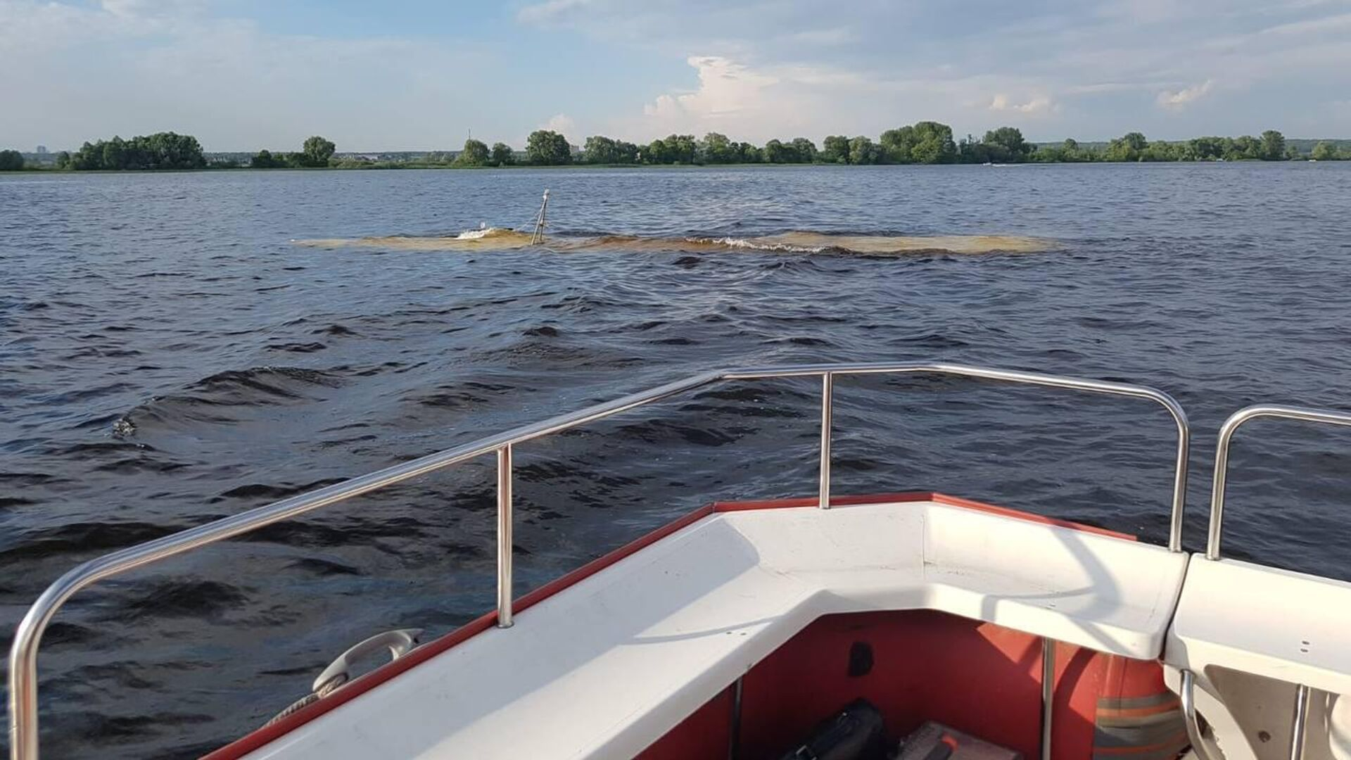 В Татарстане на Волге затонул прогулочный теплоход