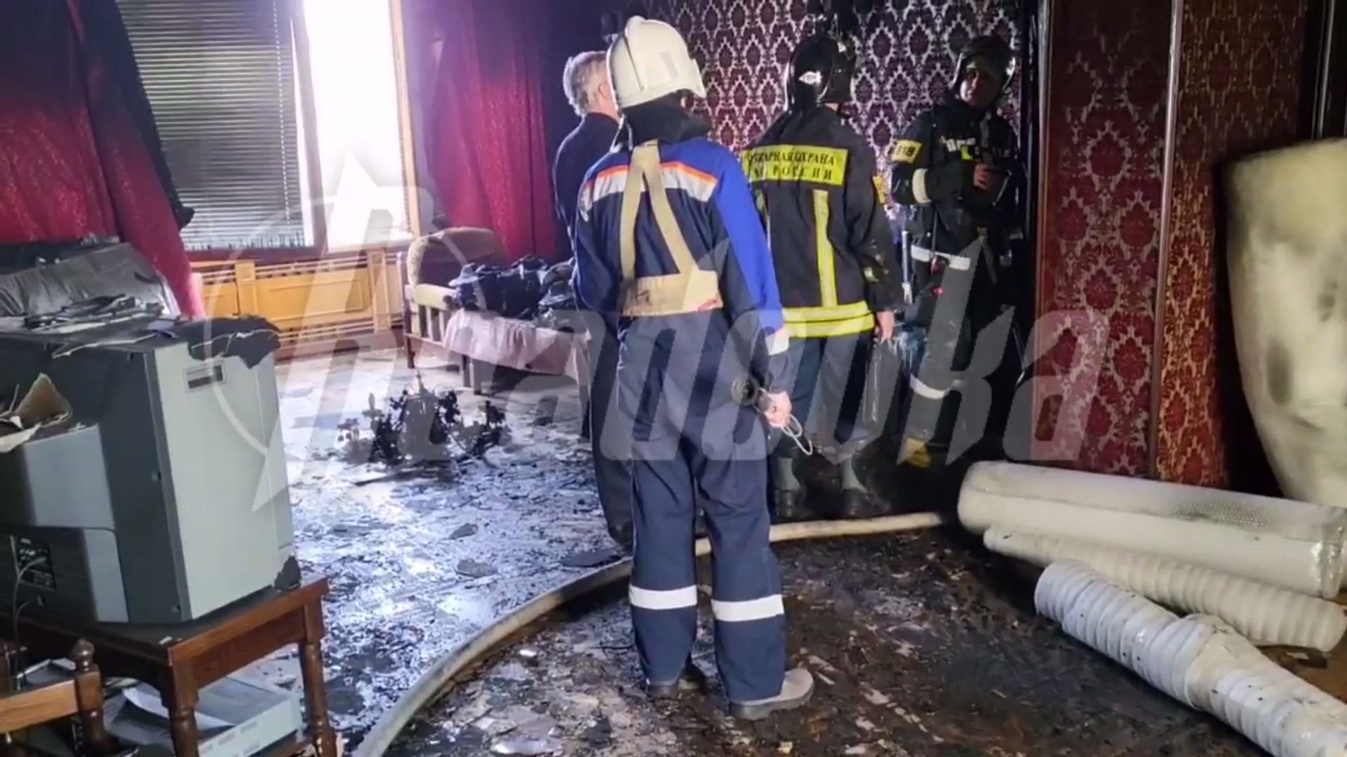 Квартира в доме на Спиридоновке в центре Москвы практически полностью выгорела