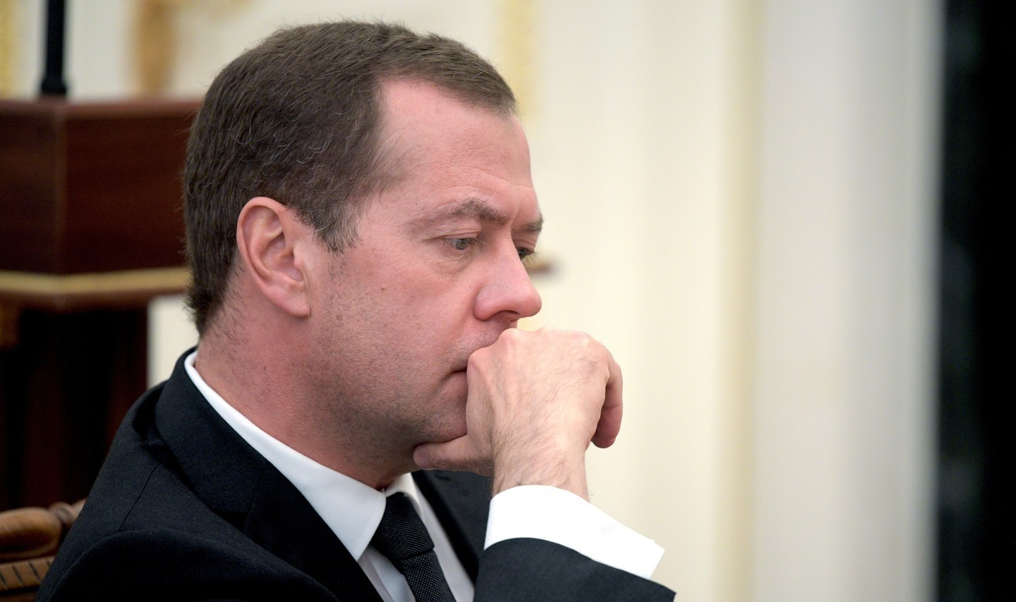 Медведев: западное оружие «расползается по рукам разномастных преступников»