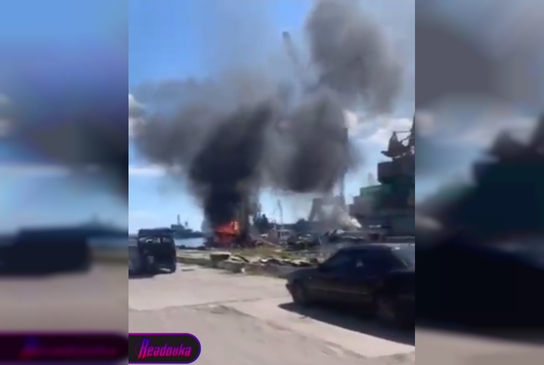 В морском порту Одессы возле судоремонтного завода уничтожен украинский военный корабль