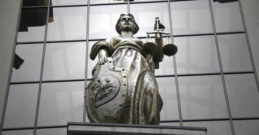 Бастрыкин призвал разрешить возбуждать дела за совершенные за границей преступления