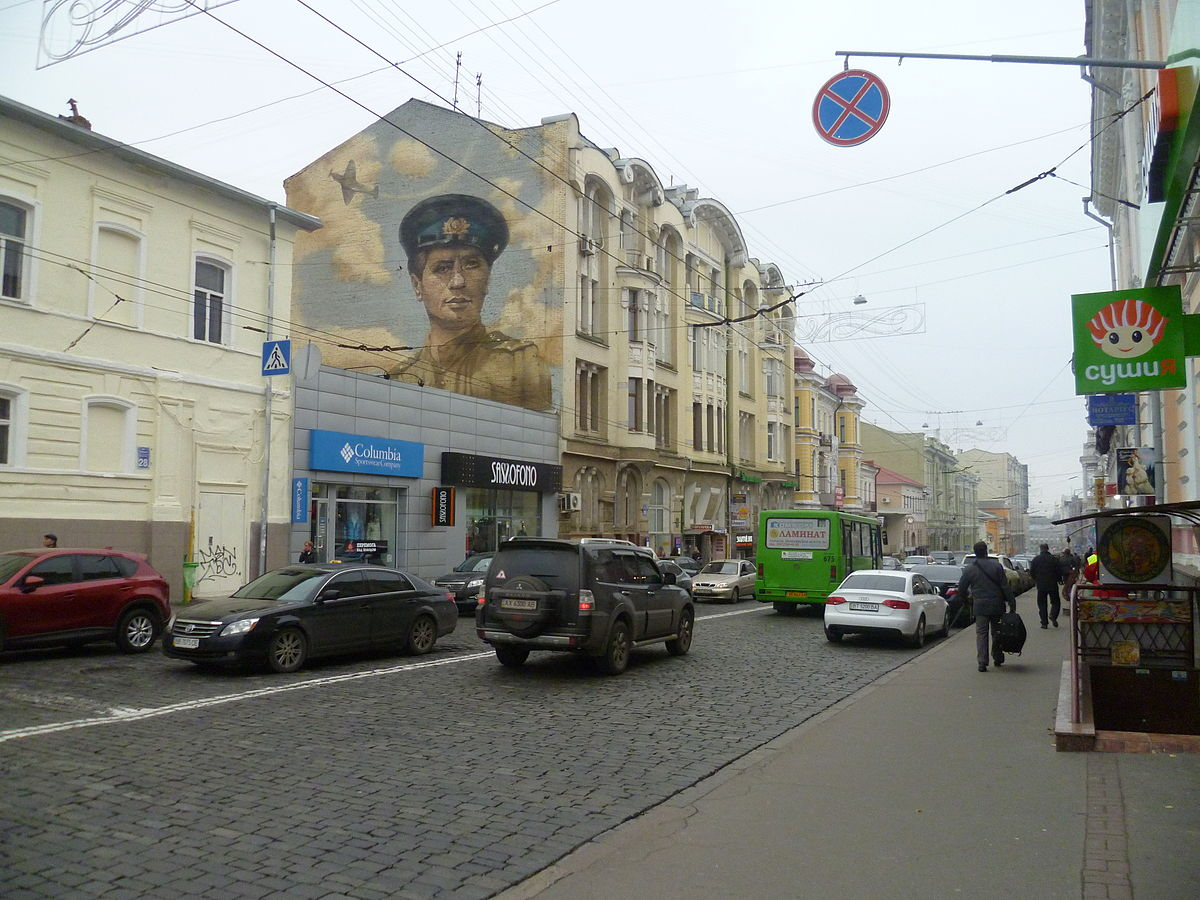 В Харькове на территории больницы размещены подразделения нацбата «Кракен»