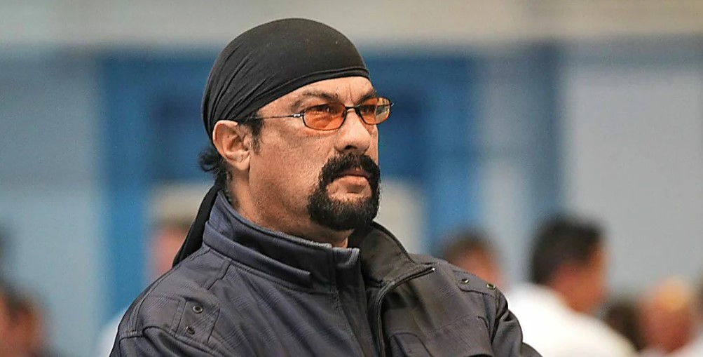 Стивен Сигал не собирается отказываться от российского паспорта