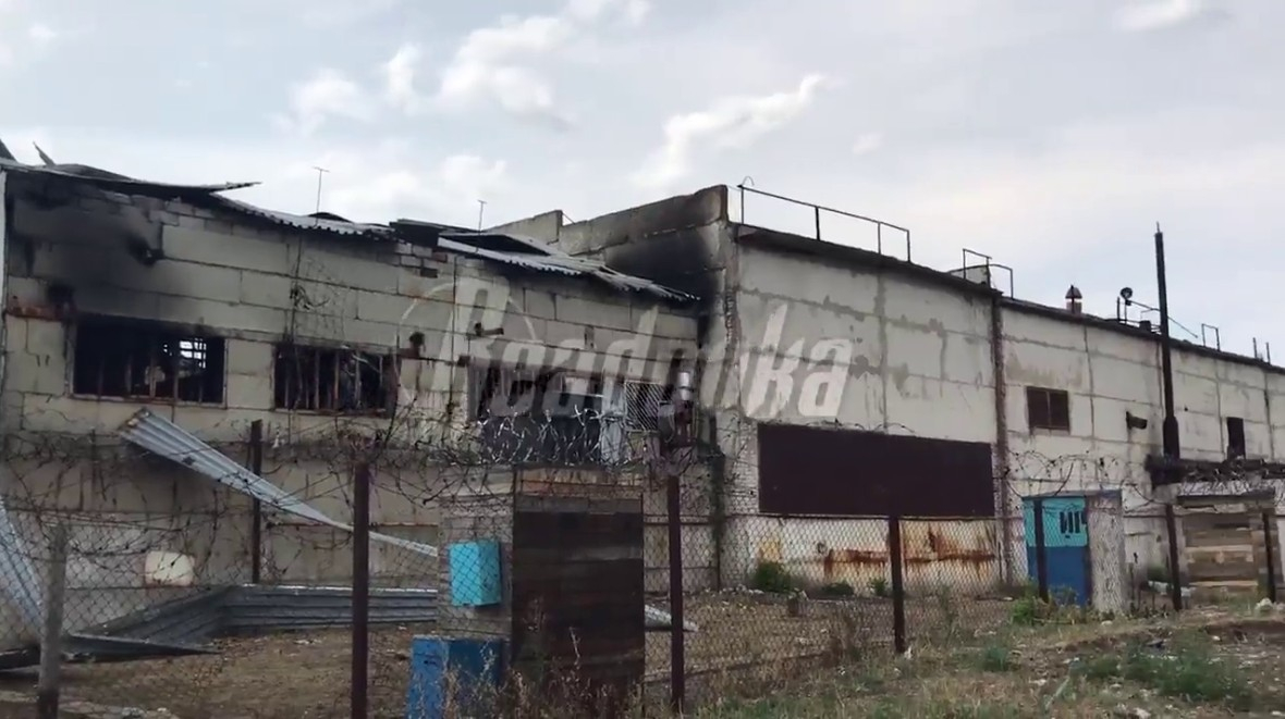 Readovka публикует кадры из колонии в Еленовке, где содержали украинских военнопленных