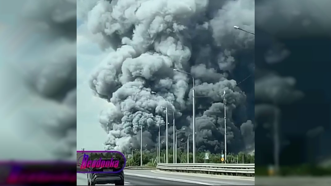 Мощный пожар случился на складе OZON в подмосковной Истре