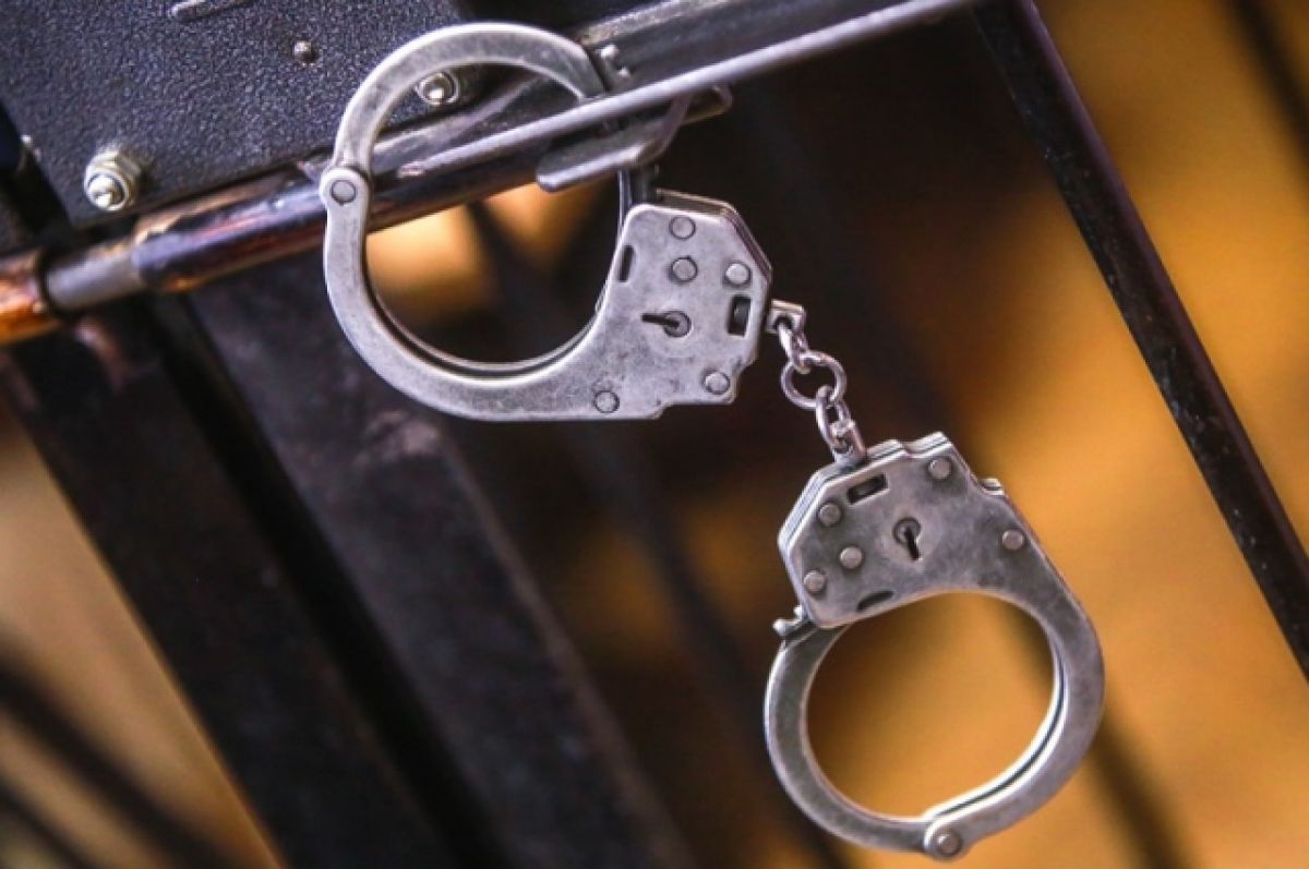 В Волгограде уголовник сбежал из тюрьмы, изнасиловал школьницу и девушку и обокрал их
