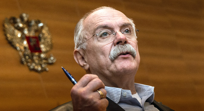 Режиссер Никита Михалков раскритиковал сбежавшего Анатолия Белого