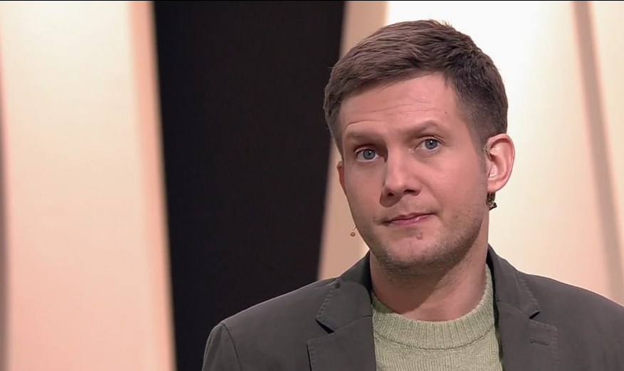 Телеведущий Борис Корчевников практически лишился слуха