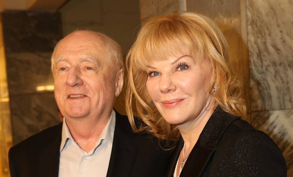 Марк Варшавер осудил поведение Александры Захаровой