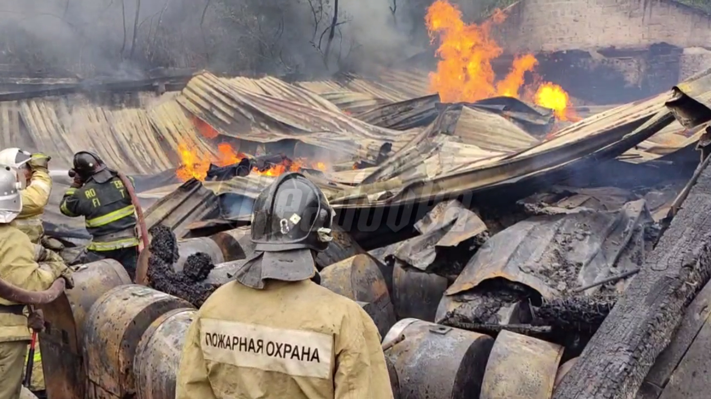 Двое мужчин получили ранения при обстреле шахты им. Калинина в Донецке