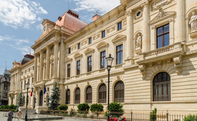 В румынский ЦБ взяли известную в стране гадалку Минерву