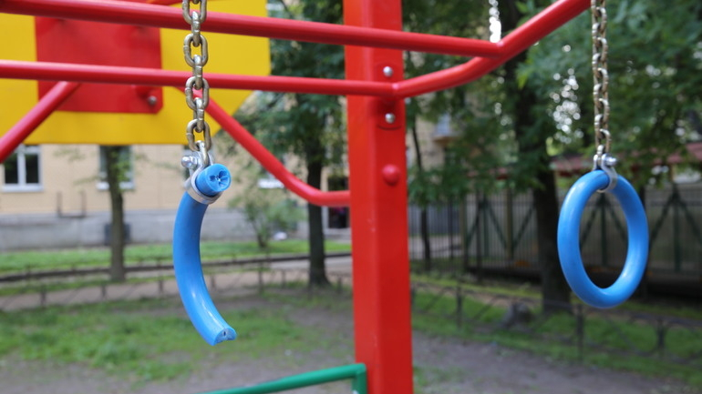 На Сахалине двое молодых людей увели девочку в неизвестном направлении