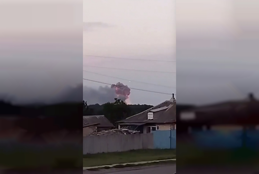В районе села Тимоново Валуйского городского округа загорелся склад с боеприпасами