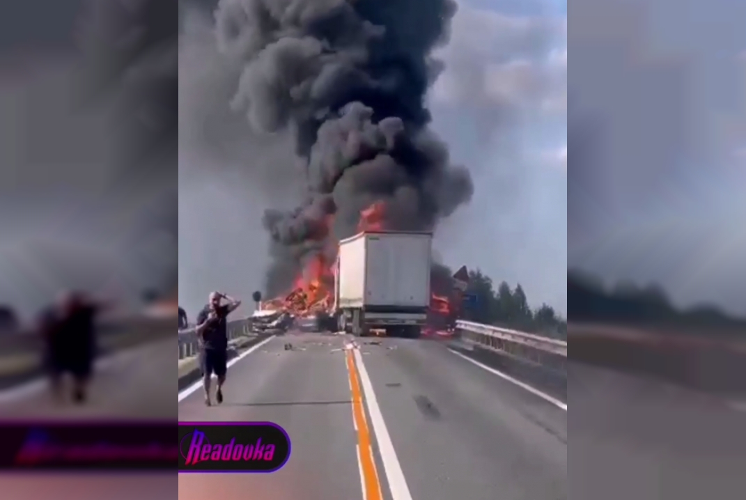 В крупном ДТП в Вологодской области погиб один человек и пострадали семеро