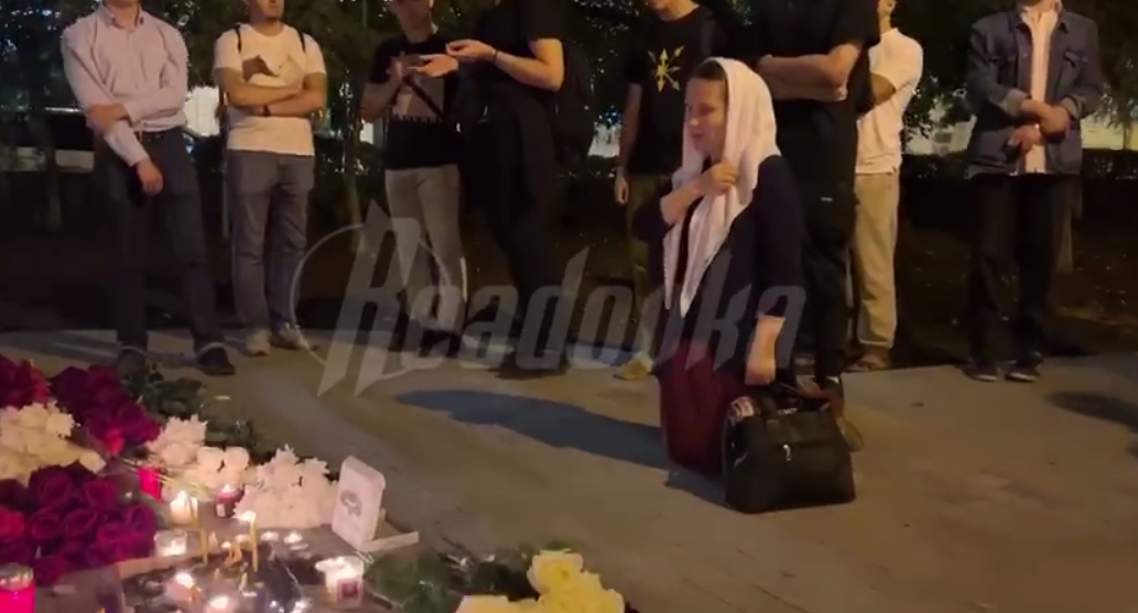 Жители столицы организовали стихийный мемориал в память об убитой журналистке Дарье Дугиной