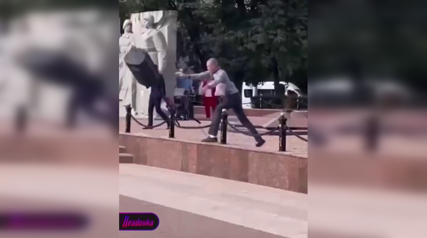 В Подольске задержали мужчину, разбившего музыкальную колонку, из которой звучал гимн РФ