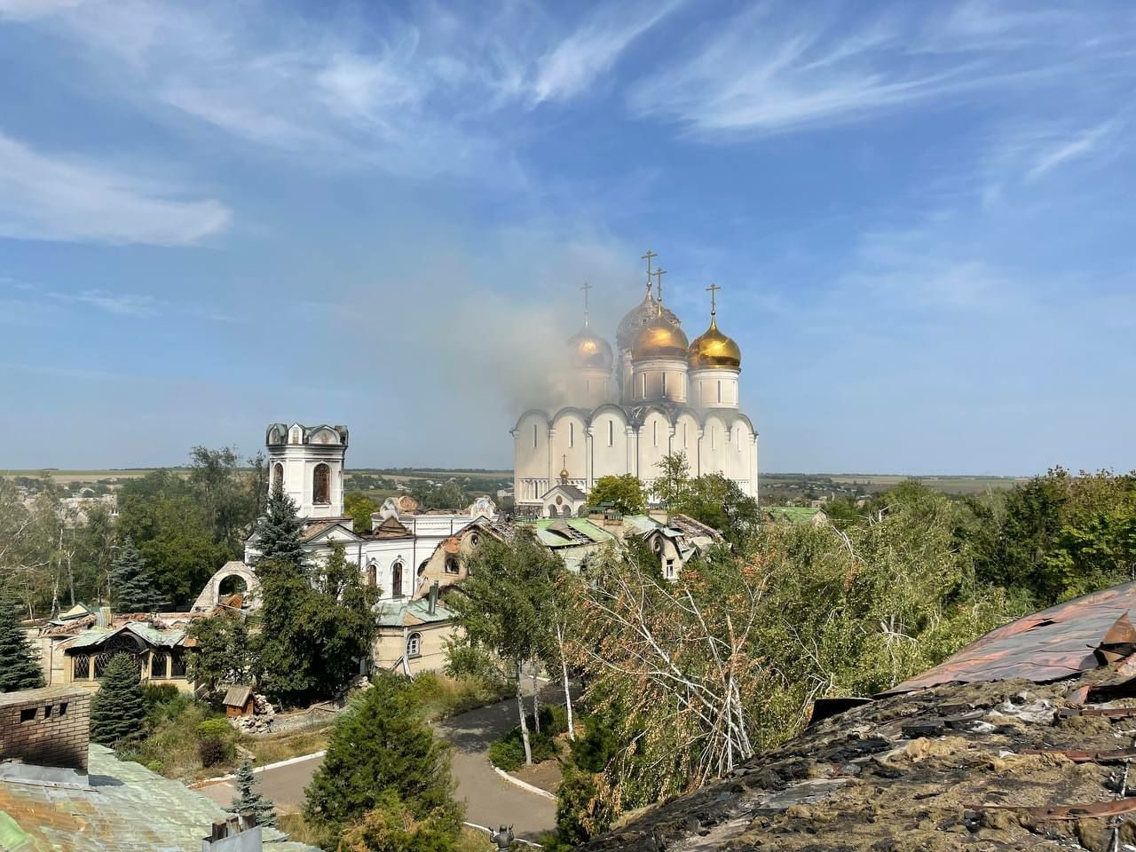 ВСУ обстреляли храм в селе Никольское в ДНР прямо во время службы