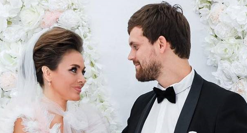43-летняя Татьяна Терешина объявила, что разводится с мужем