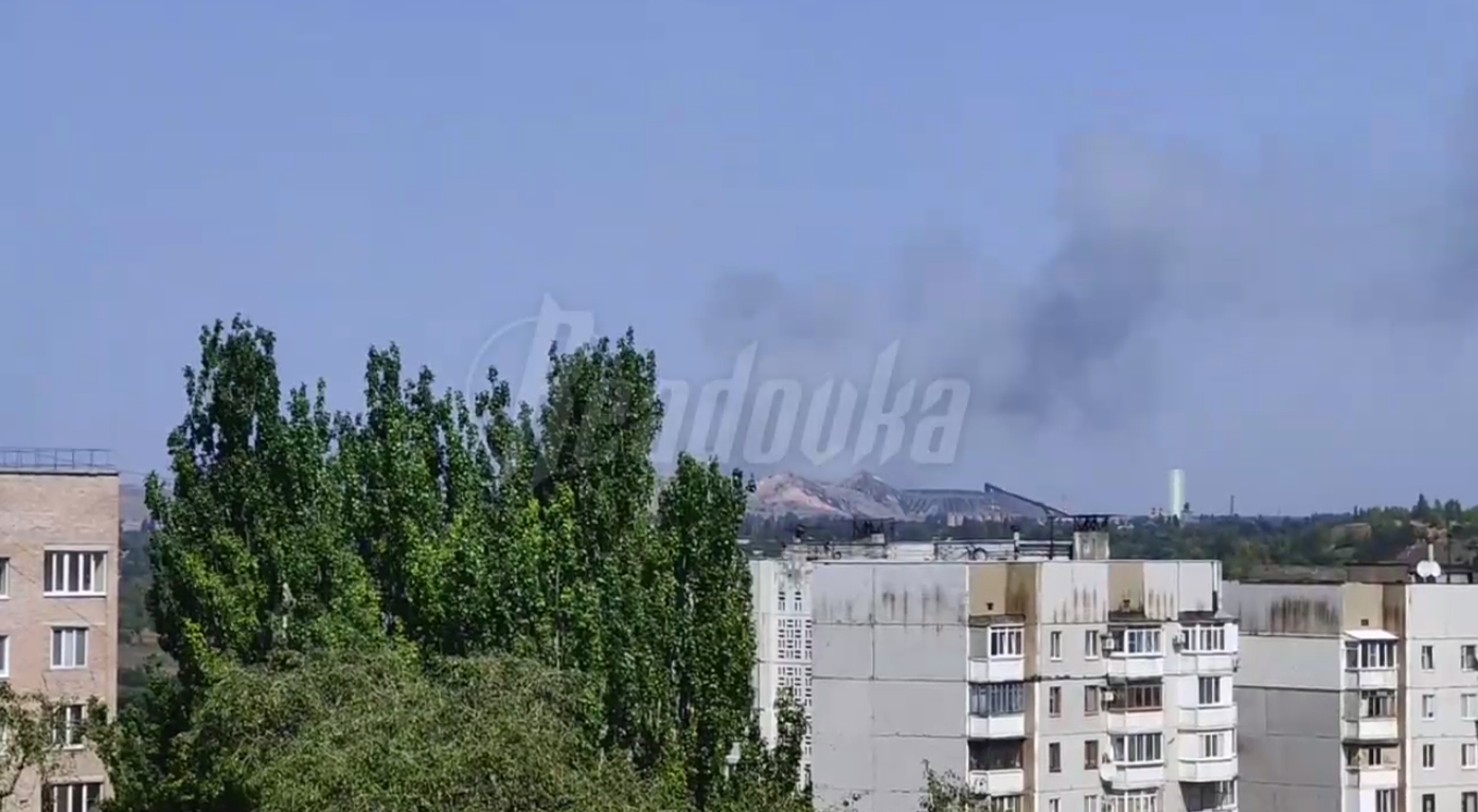 Один из украинских снарядов, упавших в Киевском районе Донецка, разрушил крышу жилого дома