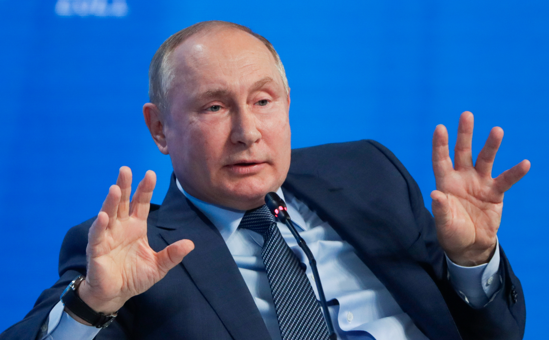 Путин: люди, живущие в Донбассе, считают себя частью русского мира